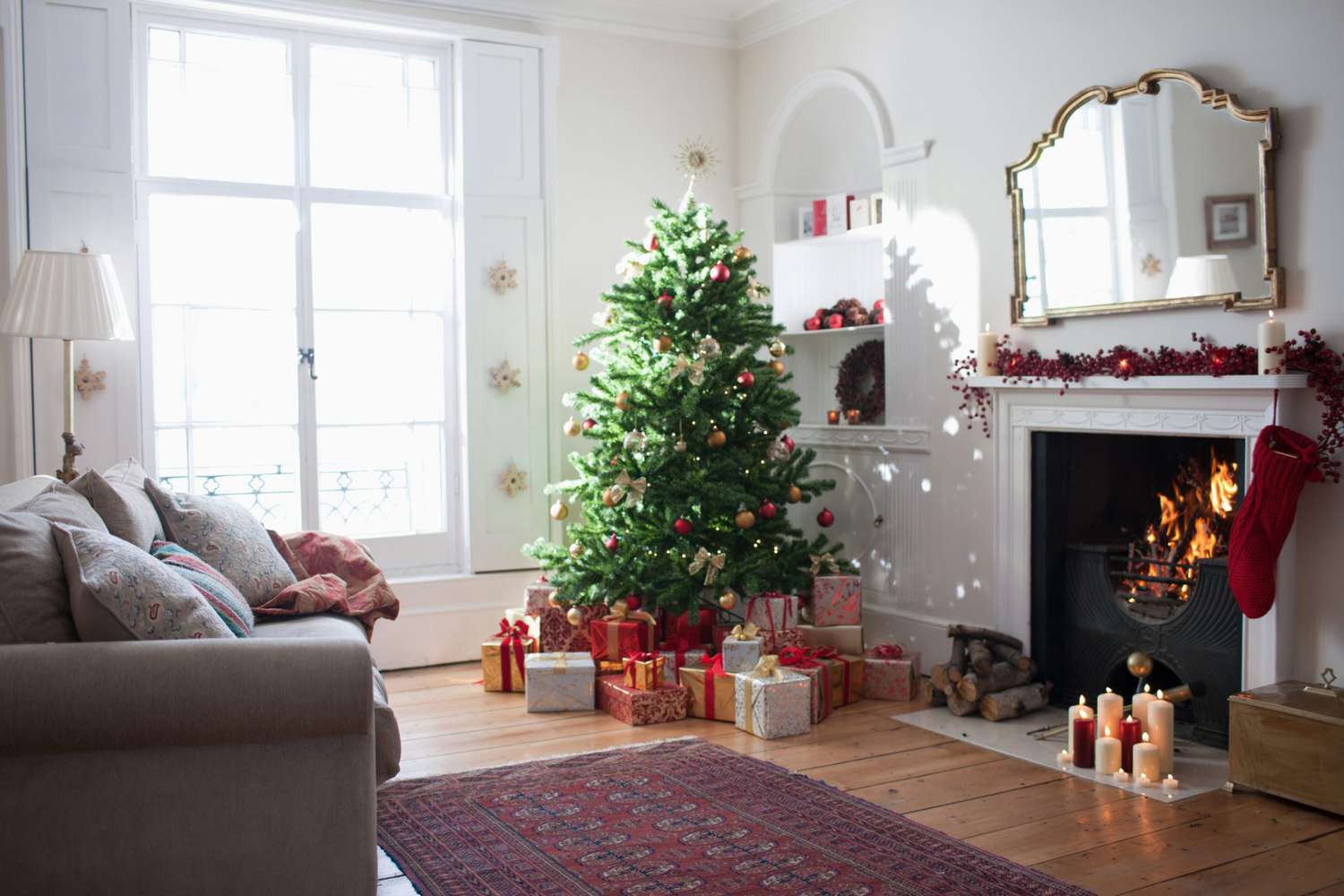 Creative Christmas Tree Decor Solutions