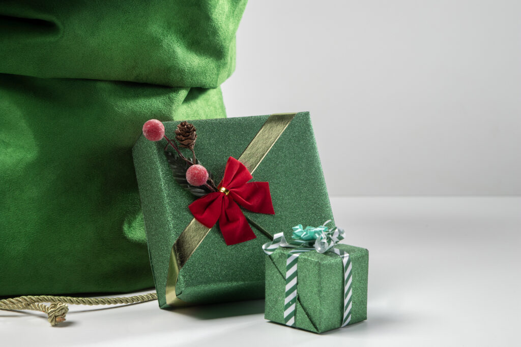 Gift Wrapping Ideas for a Green Christmas