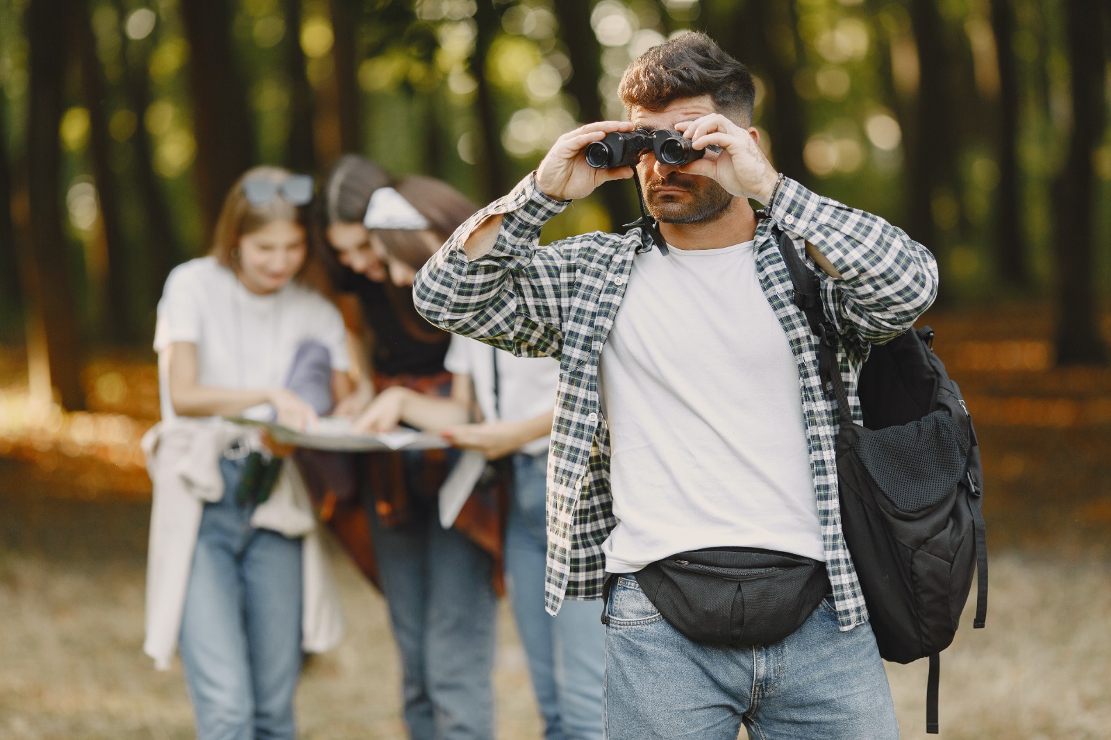 The Difference Between Backpack and Tourist